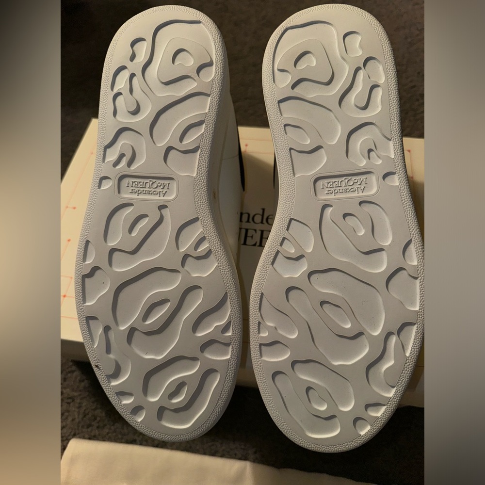 Alexander McQueen Oversized Sneakers Womens White/Black 39/9 - Picture 6 of 11